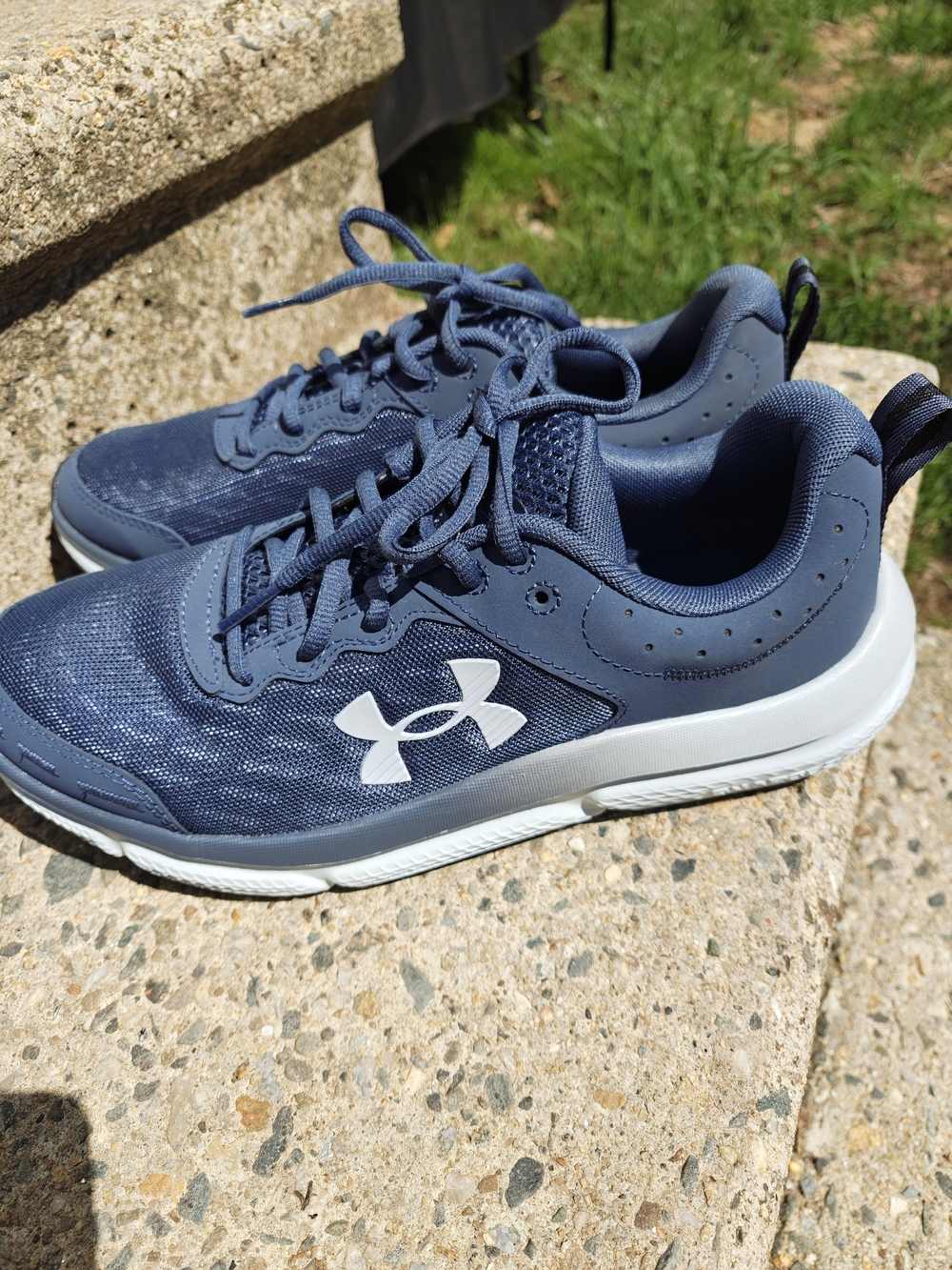 Under Armour Charged Assert 10 Running Shoes Mens Size 9 Nwot